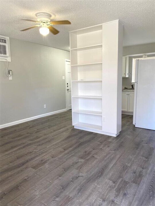 404 Swanee Dr in Austin, TX - Building Photo