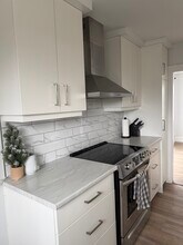 48 Reddick St in Belleville, ON - Building Photo - Building Photo