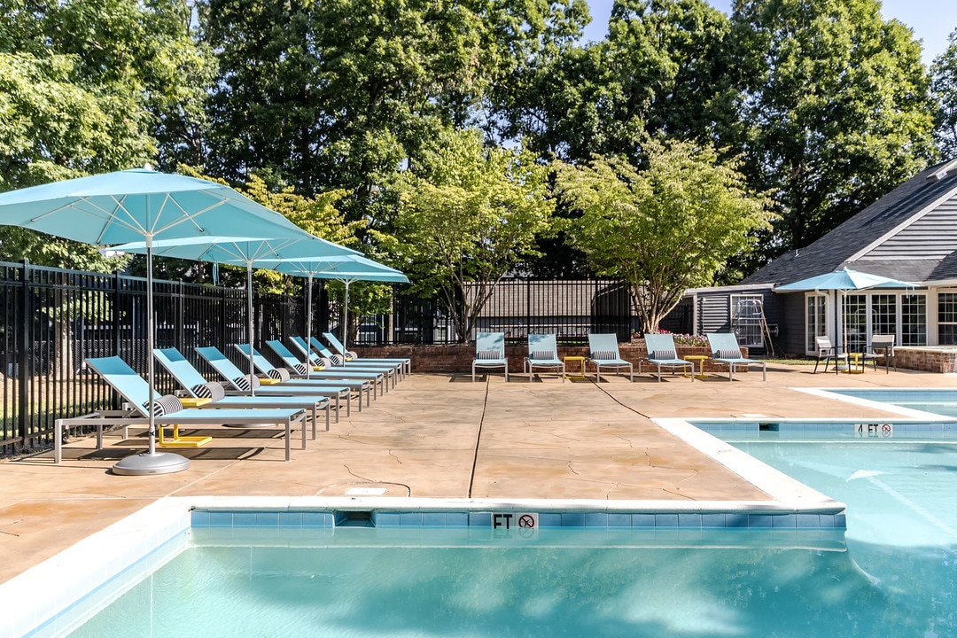 Amberton in Manassas, VA - Building Photo