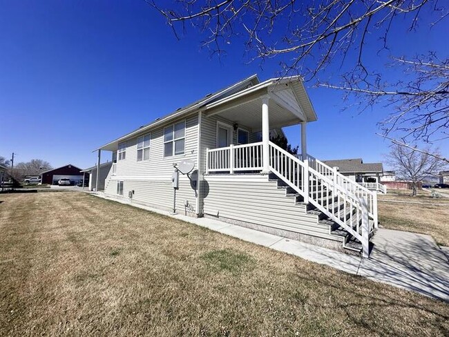 327 N 270 W in Tremonton, UT - Building Photo - Building Photo