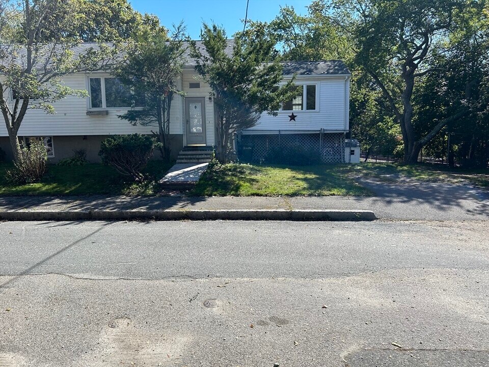 44 Carruth St in Quincy, MA - Building Photo