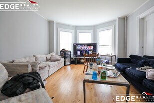 72 Orange St in Waltham, MA - Building Photo