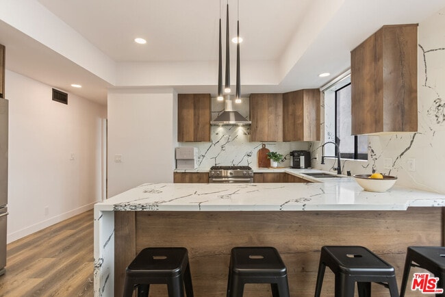 property at 1210 Kings Rd