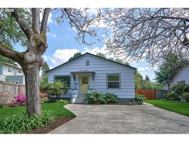 property at 4516 SE 33rd Pl