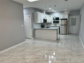 8 N Blair Ave in Edinburg, TX - Building Photo - Building Photo