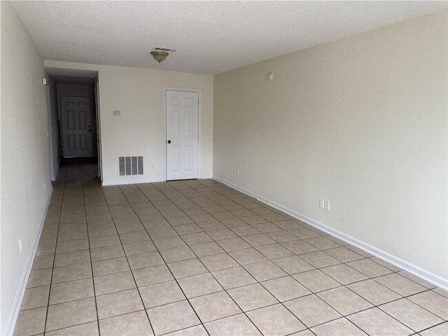 890 E Cherry St in Jesup, GA - Building Photo - Building Photo