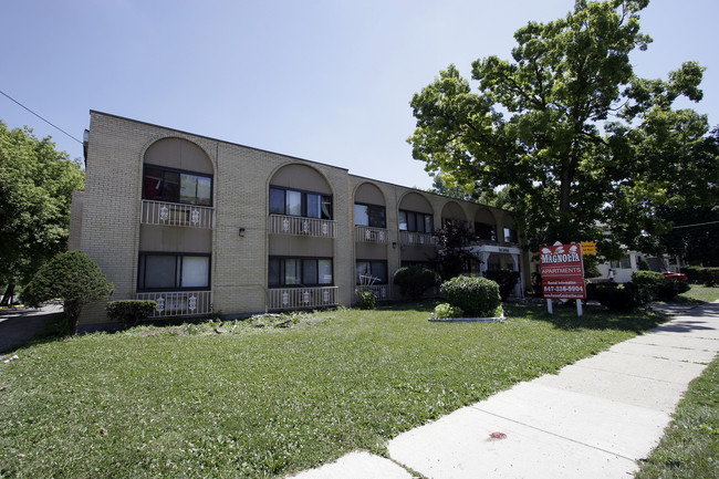 Magnolia Apartments in Waukegan, IL - Building Photo - Building Photo