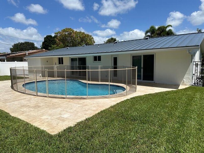 1600 NE 59th Pl in Fort Lauderdale, FL - Building Photo - Building Photo