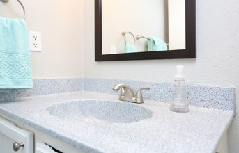 The Gastonian in Dallas, TX - Building Photo - Interior Photo