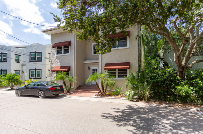 1403 S Bay Villa Pl in Tampa, FL - Foto de edificio - Building Photo