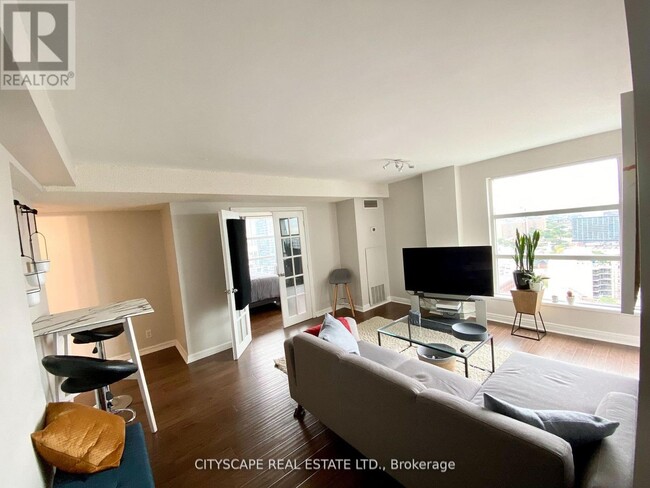 50-2550 Lombard St in Toronto, ON - Building Photo - Building Photo