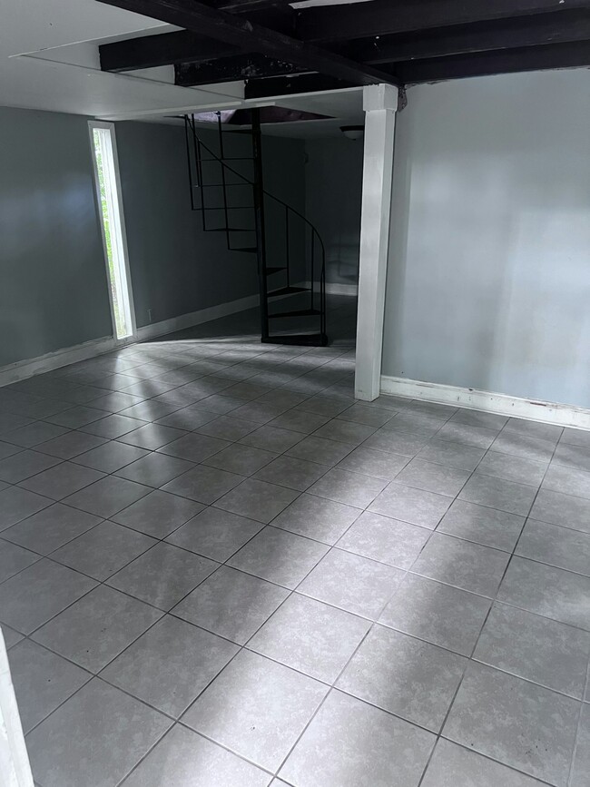 property at 3116 Club House Rd
