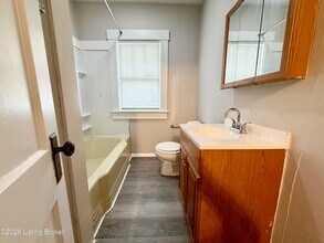 2013 E Oak St in New Albany, IN - Building Photo - Building Photo