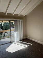 2734 Oak Rd. #62, Unit 2734 Oak Rd. #62 in Walnut Creek, CA - Building Photo - Building Photo