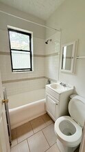 843 W Sheridan Rd, Unit 202 in Chicago, IL - Building Photo - Building Photo