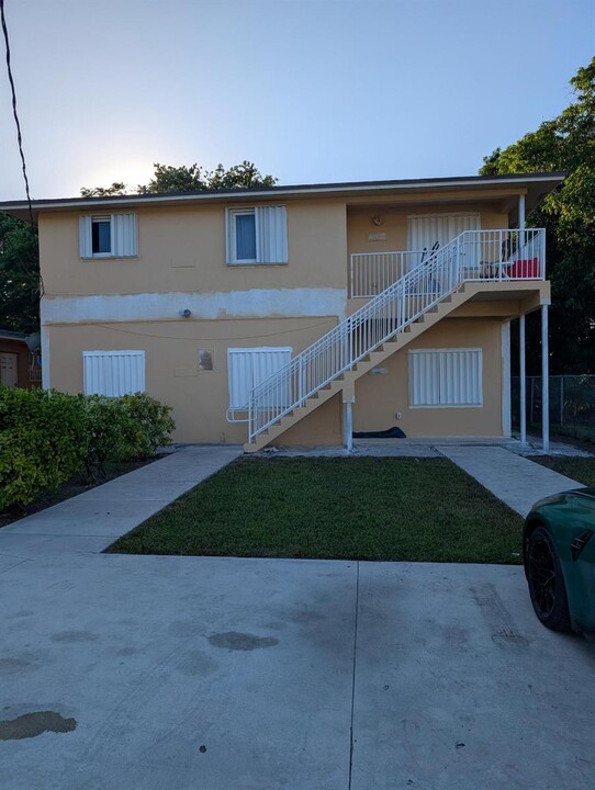 4140 NW 23rd Ct in Miami, FL - Foto de edificio