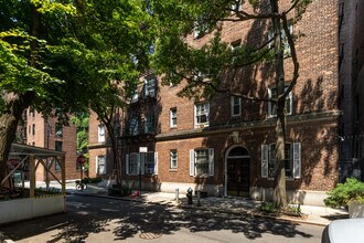 27 Commerce St in New York, NY - Foto de edificio - Building Photo