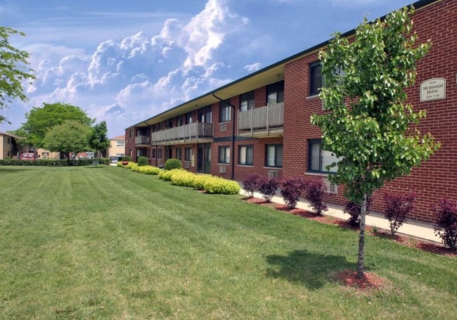 Ginger Ridge Apartments in Calumet City, IL - Building Photo - Building Photo