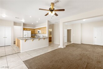 2802 Yorkshire Ave in Henderson, NV - Building Photo - Building Photo