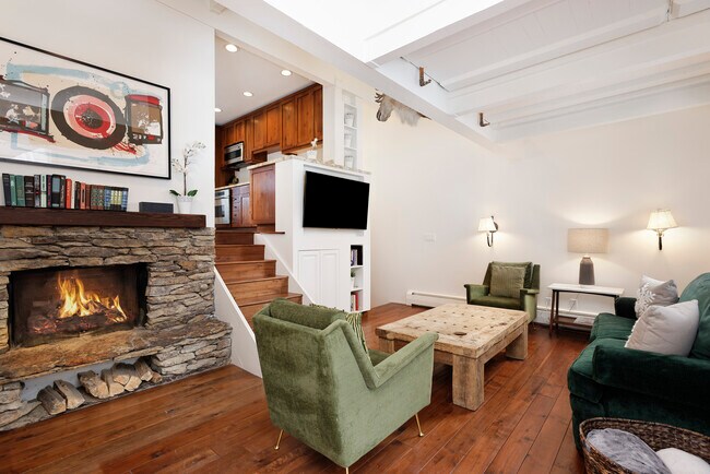 900 E Durant Ave in Aspen, CO - Building Photo - Building Photo