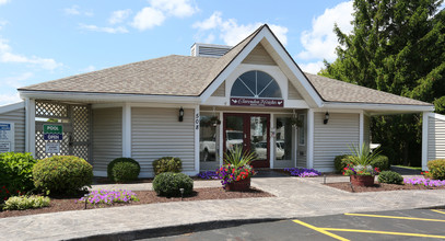 Clarendon Heights in Syracuse, NY - Foto de edificio - Building Photo