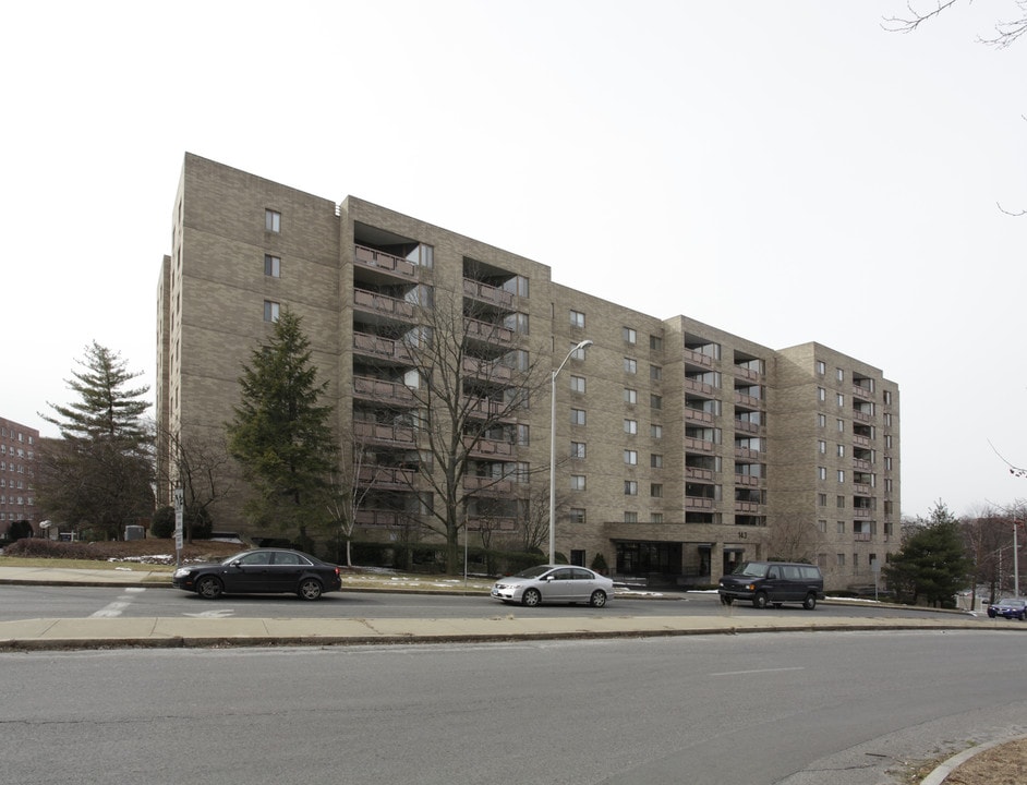 Buckingham Condominiums in Stamford, CT - Building Photo