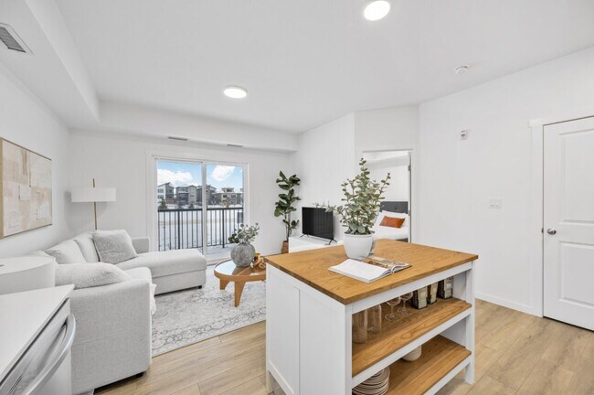 Urban Flats in Fort Saskatchewan, AB - Building Photo - Building Photo