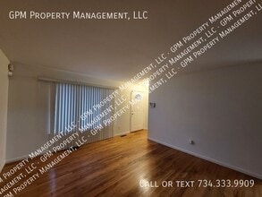 8975 Nottingham Dr in Superior Township, MI - Building Photo - Building Photo