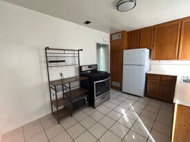 5618 Kinston Ave in Culver City, CA - Building Photo