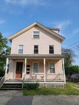 28 Hope St in New London, CT - Building Photo