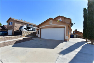 11820 Mesquite Bush Dr in El Paso, TX - Foto de edificio - Building Photo