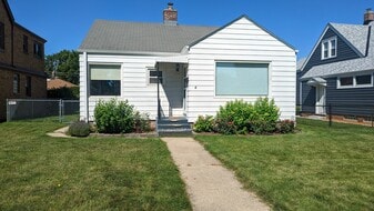 3579 S Logan Ave in Milwaukee, WI - Building Photo