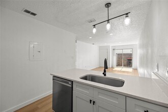 5330 SE 28th Ln in Ocala, FL - Building Photo - Building Photo