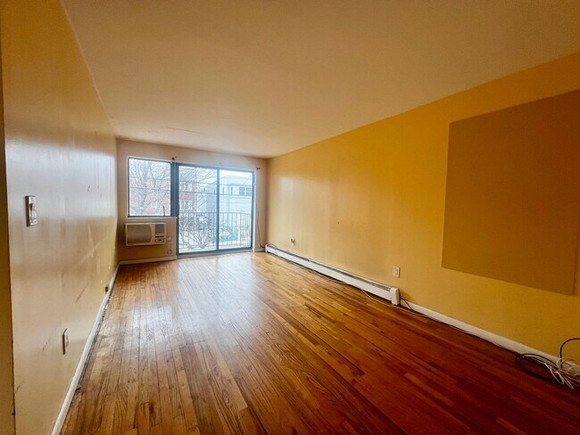 12308 25th Ave, Unit Fl-2 in College Point, NY - Building Photo - Building Photo