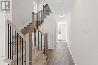 513 Brigatine Ave in Ottawa, ON - Building Photo - Building Photo