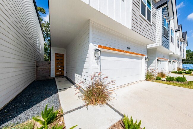 property at 1860 W Tidwell Rd