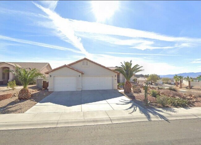 property at 2968 La Paloma Dr