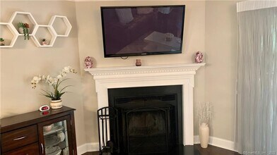 3 Oakwood Dr in New Fairfield, CT - Building Photo - Building Photo