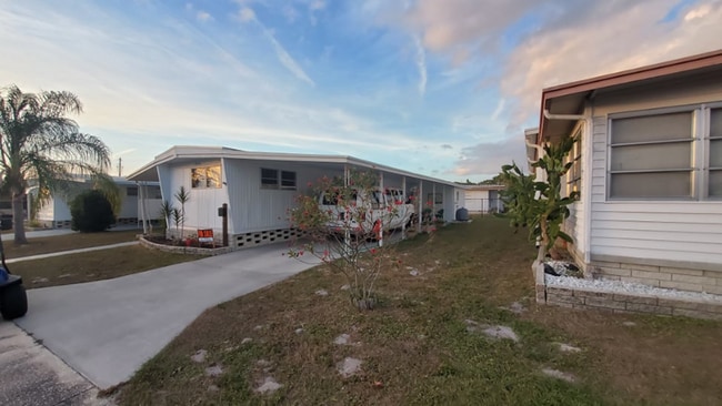 29081 US Hwy 19 N in Clearwater, FL - Building Photo - Building Photo
