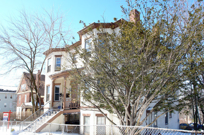 128 Lincoln St in Worcester, MA - Foto de edificio - Building Photo