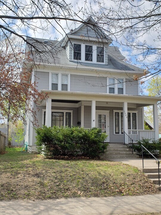1688 Dayton Ave, Unit Apt 2 in St. Paul, MN - Building Photo