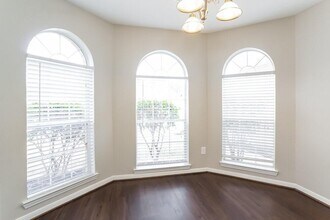 9808 Woodhollow Dr in Conroe, TX - Building Photo - Building Photo