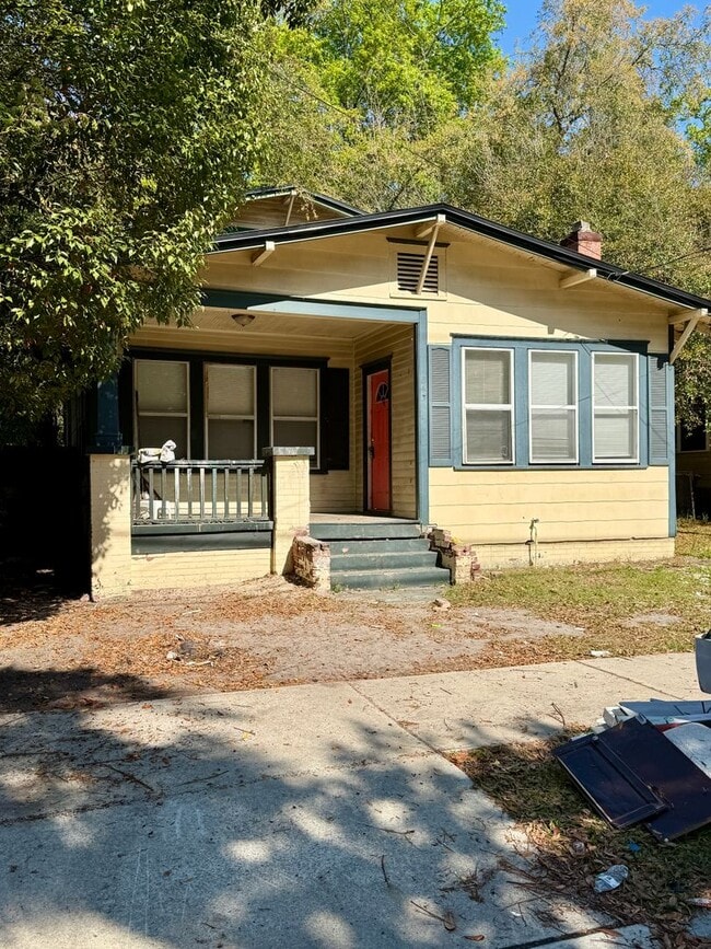 property at 843 Crestwood St