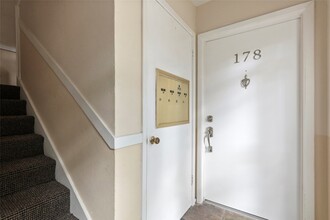 4040 San Felipe St, Unit 178 in Houston, TX - Foto de edificio - Building Photo