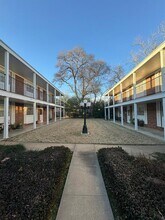 401 E Main St, Unit 8 in Brenham, TX - Building Photo - Building Photo
