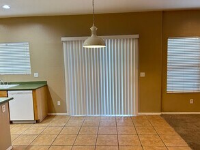 9598 N 82nd Ln in Peoria, AZ - Foto de edificio - Building Photo