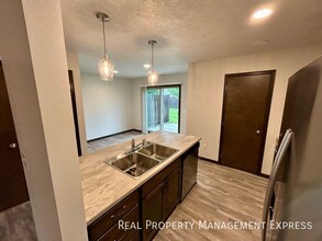 3 Bed 1.5 Bath in West Sioux Falls in Sioux Falls, SD - Building Photo - Building Photo