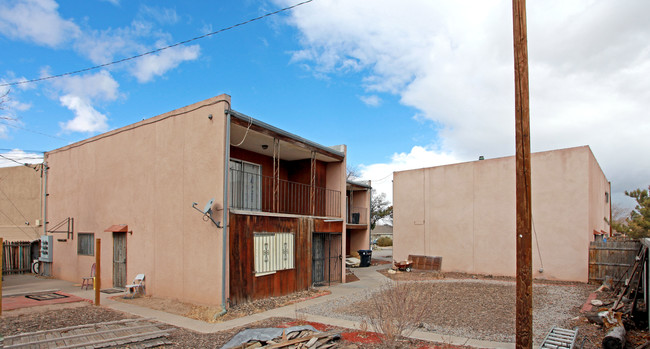 3504 San Andres Dr NE in Albuquerque, NM - Foto de edificio - Building Photo