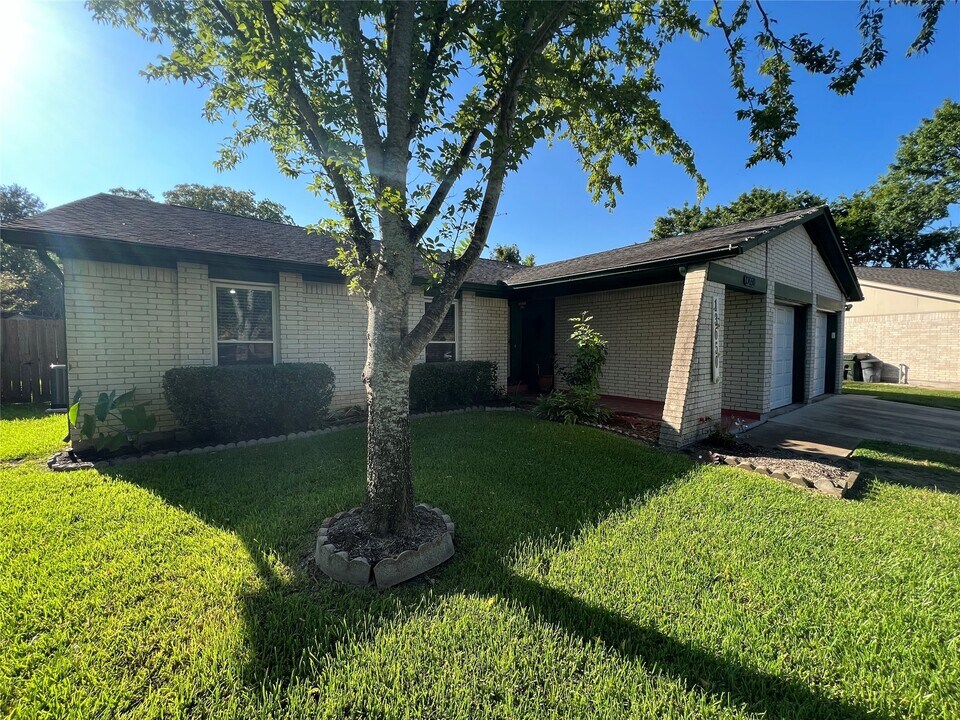 13650 Cherrydown St in Sugar Land, TX - Building Photo