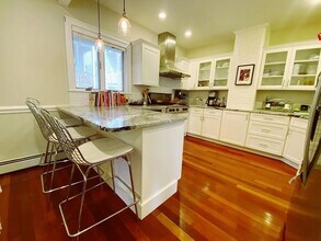 21 Sanger St, Unit 2 in Boston, MA - Building Photo - Building Photo